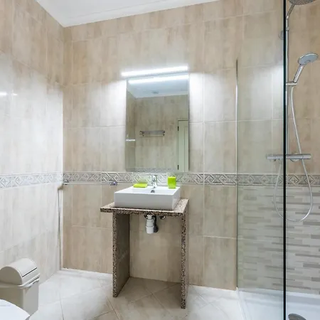 Im On House Of Organa Λάγος